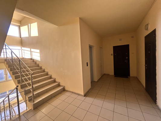 Продам двухкомнатную (2-комн.) квартиру, Залесская ул, 23ак1, Симферополь г