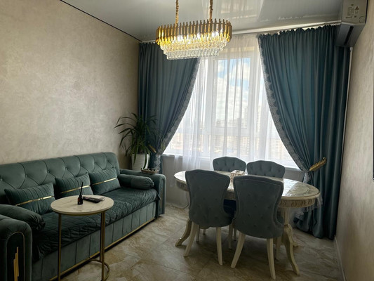 Продам трехкомнатную (3-комн.) квартиру, Мраморный пер, 36, Симферополь г