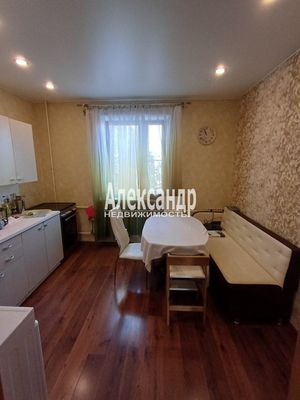 Продам трехкомнатную (3-комн.) квартиру, Шуваловский пр-кт, 59к1, Санкт-Петербург г