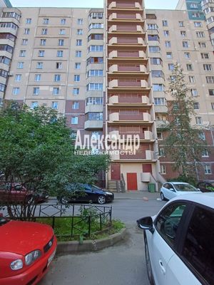 Продам трехкомнатную (3-комн.) квартиру, Шуваловский пр-кт, 59к1, Санкт-Петербург г