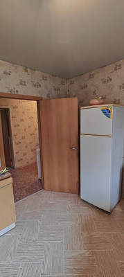 Продам трехкомнатную (3-комн.) квартиру, Поселковая ул, 2, Визябож д