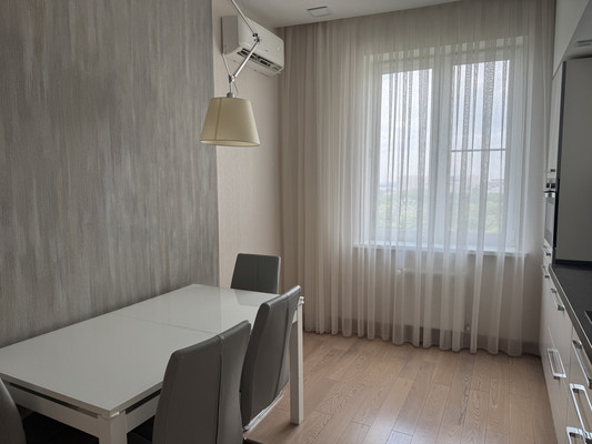 Продам двухкомнатную (2-комн.) квартиру, Кубанская Набережная ул, 23/1, Краснодар г