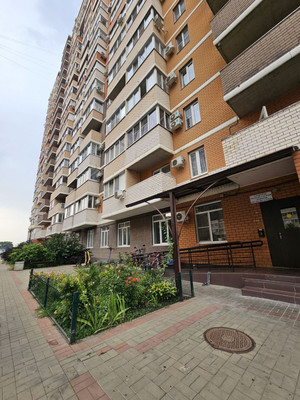 Продам двухкомнатную (2-комн.) квартиру, Гидростроителей ул, 67, Краснодар г