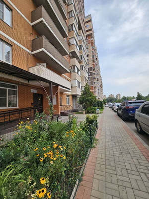 Продам двухкомнатную (2-комн.) квартиру, Гидростроителей ул, 67, Краснодар г