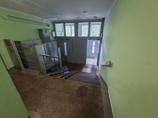 Продам трехкомнатную (3-комн.) квартиру, Батайский проезд, 17, Москва г