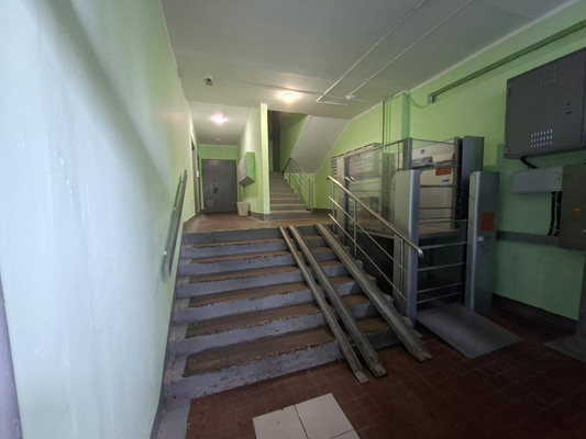 Продам трехкомнатную (3-комн.) квартиру, Батайский проезд, 17, Москва г