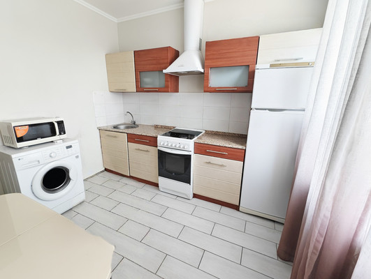 Продам однокомнатную (1-комн.) квартиру, 1-го Мая ул, 388, Краснодар г
