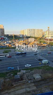 Продам трехкомнатную (3-комн.) квартиру, Комендантский пр-кт, д. 50 корп. 1, Санкт-Петербург г