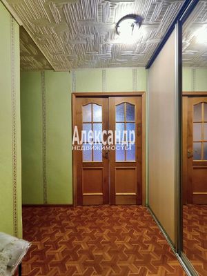 Продам однокомнатную (1-комн.) квартиру, Подвойского ул, 18к1, Санкт-Петербург г