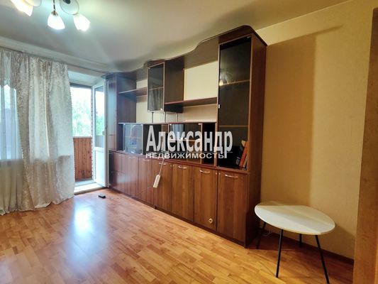 Продам однокомнатную (1-комн.) квартиру, Подвойского ул, 18к1, Санкт-Петербург г