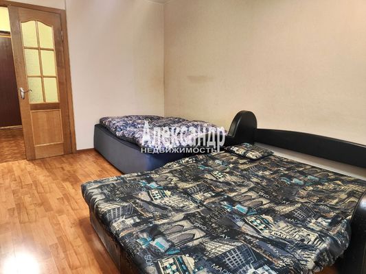 Продам однокомнатную (1-комн.) квартиру, Подвойского ул, 18к1, Санкт-Петербург г