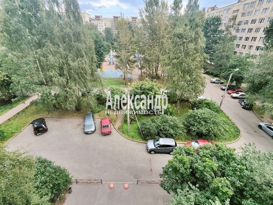 Продам однокомнатную (1-комн.) квартиру, Подвойского ул, 18к1, Санкт-Петербург г