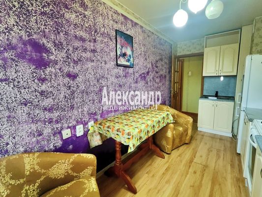 Продам однокомнатную (1-комн.) квартиру, Подвойского ул, 18к1, Санкт-Петербург г