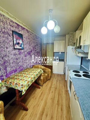 Продам однокомнатную (1-комн.) квартиру, Подвойского ул, 18к1, Санкт-Петербург г
