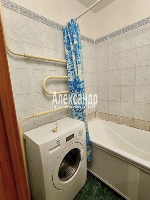 Продам однокомнатную (1-комн.) квартиру, Подвойского ул, 18к1, Санкт-Петербург г