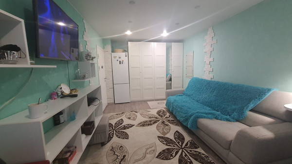Продам комнату в 8-комн. квартире, Пискарёвский пр-кт, 10к2, Санкт-Петербург г