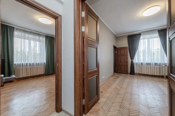 Продам трехкомнатную (3-комн.) квартиру, Ломоносовский пр-кт, 23, Москва г