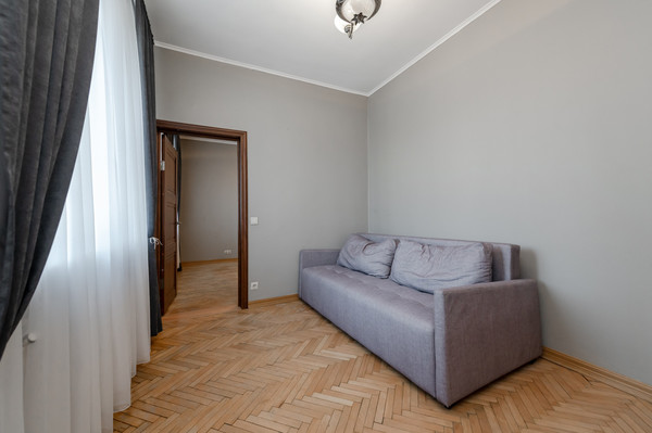 Продам трехкомнатную (3-комн.) квартиру, Ломоносовский пр-кт, 23, Москва г
