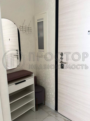 Продам однокомнатную (1-комн.) квартиру, Братьев Весниных б-р, 2, Москва г