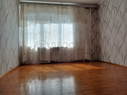 Продам трехкомнатную (3-комн.) квартиру, Бирюлёвская ул, 18к2, Москва г
