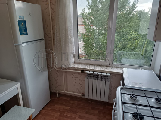 Продам трехкомнатную (3-комн.) квартиру, Бирюлёвская ул, 18к2, Москва г
