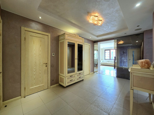Продам трехкомнатную (3-комн.) квартиру, Рюхина ул, 12а, Санкт-Петербург г