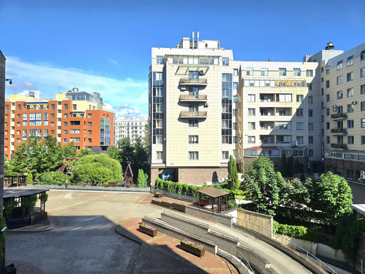 Продам трехкомнатную (3-комн.) квартиру, Рюхина ул, 12а, Санкт-Петербург г