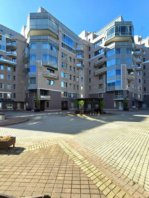 Продам трехкомнатную (3-комн.) квартиру, Рюхина ул, 12а, Санкт-Петербург г