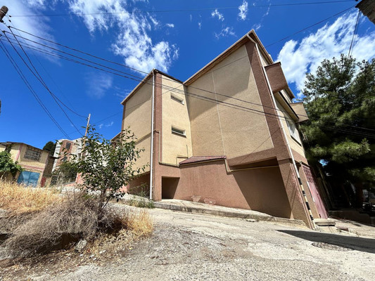 Продам коммерческое помещение 1 400 м2, Судакская ул, 1ка, Алушта г