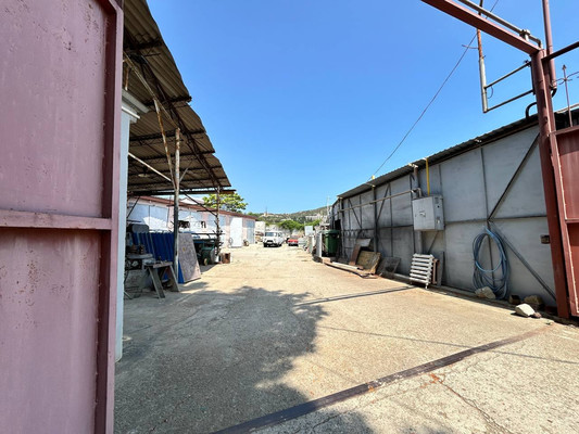 Продам коммерческое помещение 1 400 м2, Судакская ул, 1ка, Алушта г