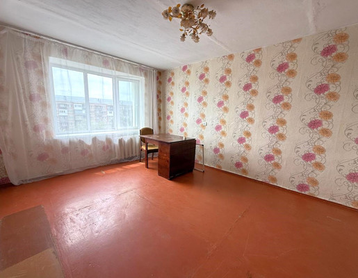 Продам трехкомнатную (3-комн.) квартиру, Пролетарская ул, 196, Апшеронск г