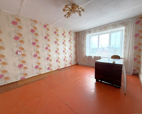 Продам трехкомнатную (3-комн.) квартиру, Пролетарская ул, 196, Апшеронск г