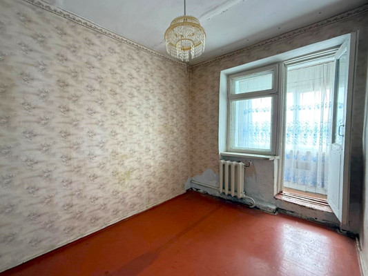 Продам трехкомнатную (3-комн.) квартиру, Пролетарская ул, 196, Апшеронск г