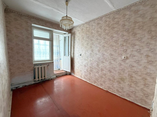 Продам трехкомнатную (3-комн.) квартиру, Пролетарская ул, 196, Апшеронск г