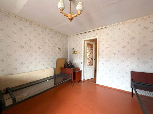 Продам трехкомнатную (3-комн.) квартиру, Пролетарская ул, 196, Апшеронск г