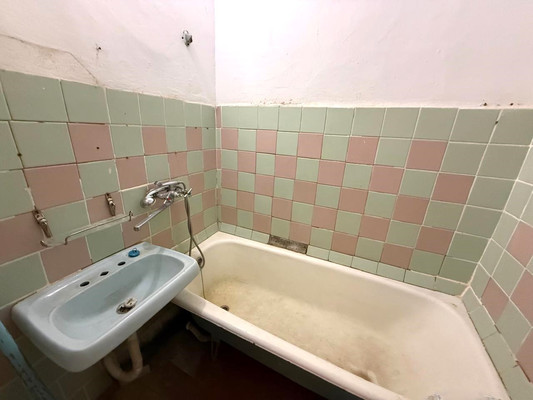 Продам трехкомнатную (3-комн.) квартиру, Пролетарская ул, 196, Апшеронск г