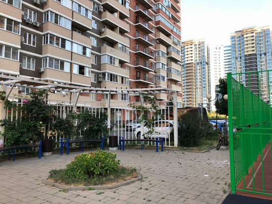Продам двухкомнатную (2-комн.) квартиру, Автолюбителей ул, 1/7к3, Краснодар г