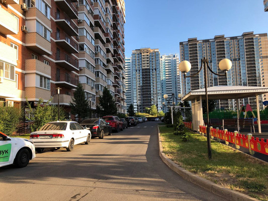 Продам двухкомнатную (2-комн.) квартиру, Автолюбителей ул, 1/7к3, Краснодар г