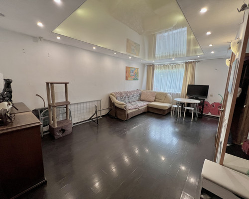 Продам трехкомнатную (3-комн.) квартиру, Красноармейская ул, 57, Нижний Тагил г