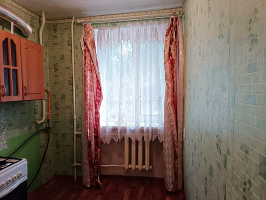 Продам однокомнатную (1-комн.) квартиру, Радищева ул, 5, Гатчина г
