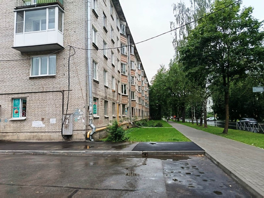 Продам однокомнатную (1-комн.) квартиру, Радищева ул, 5, Гатчина г