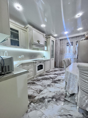 Продам трехкомнатную (3-комн.) квартиру, Адмиралтейский б-р, 3к3, Краснодар г