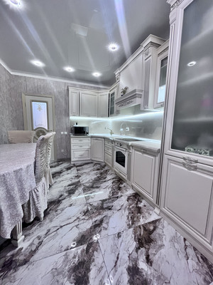 Продам трехкомнатную (3-комн.) квартиру, Адмиралтейский б-р, 3к3, Краснодар г
