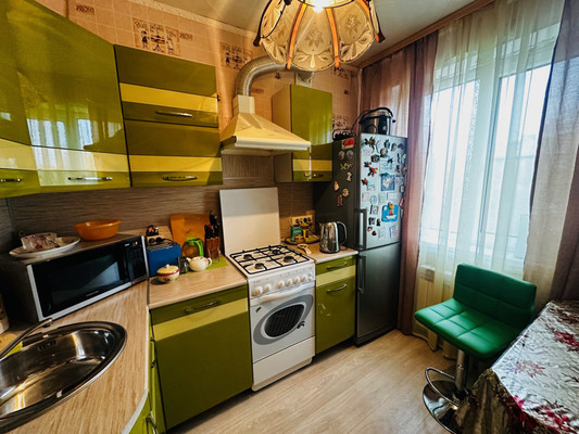 Продам трехкомнатную (3-комн.) квартиру, Разведчика Петрова ул, 4, Переславль-Залесский г