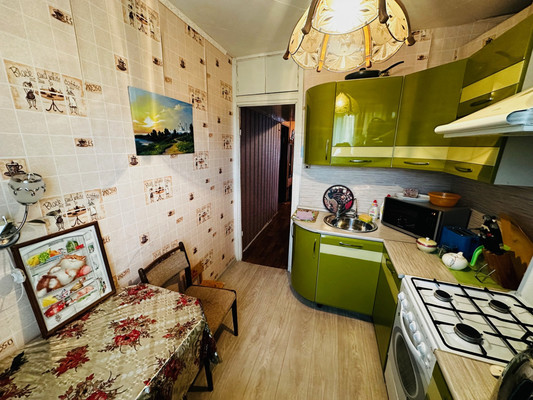 Продам трехкомнатную (3-комн.) квартиру, Разведчика Петрова ул, 4, Переславль-Залесский г