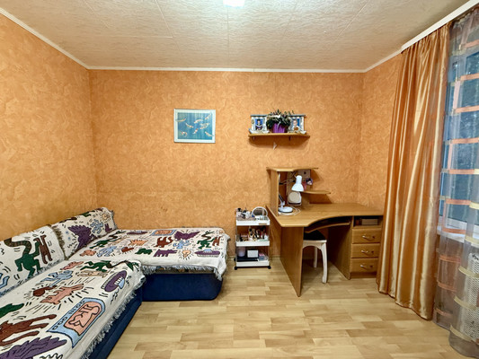 Продам трехкомнатную (3-комн.) квартиру, 25, Новосиньково п