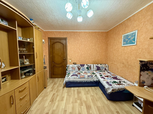 Продам трехкомнатную (3-комн.) квартиру, 25, Новосиньково п