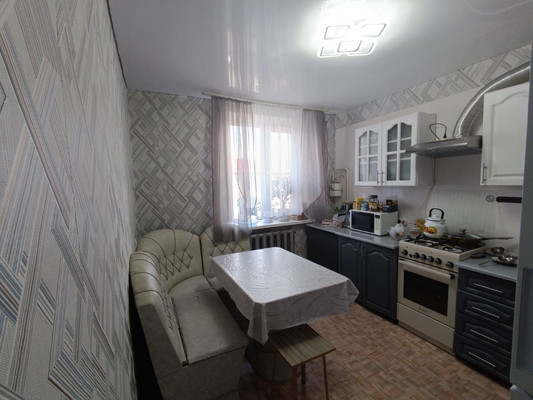 Продам многокомнатную квартиру, 40 лет Победы ул, 1Б, Ишим г