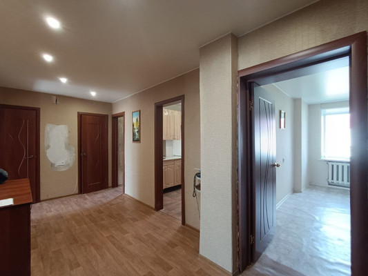 Продам многокомнатную квартиру, Цветочная ул, 2, Ишим г