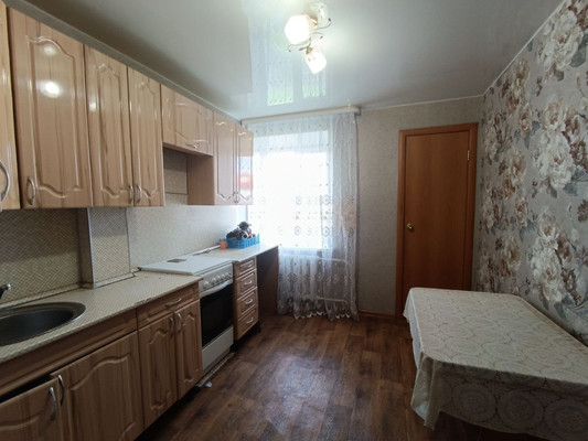 Продам многокомнатную квартиру, Цветочная ул, 2, Ишим г